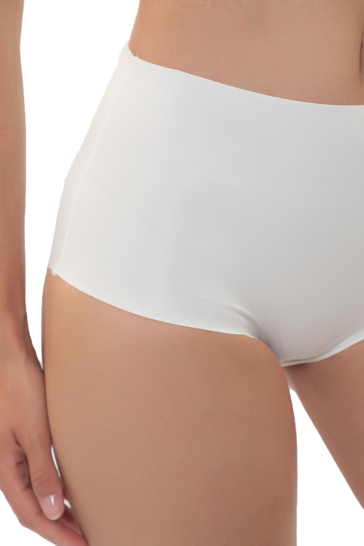 SmoothFlex™ Lazer Kesim Külot – İz Yapmayan, Esnek ve Günlük Konfor Sunan Tasarım
