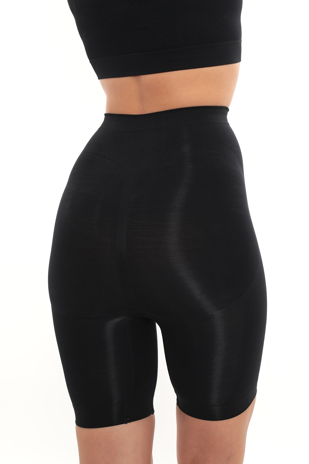 SculptLine™ Push-Up Korse Şort – Silikon Destekli, Yüksek Bel ve Kaydırmaz Tasarım