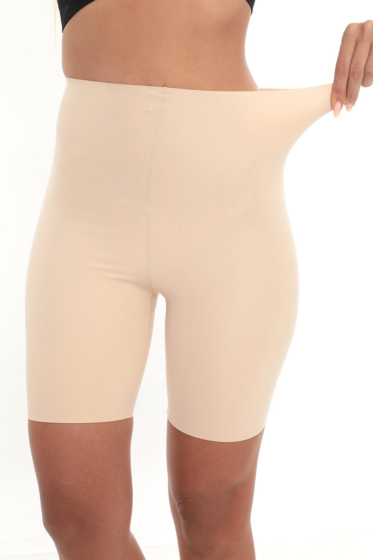 SmoothLift™ Lazer Kesim Şort – Push-Up Destekli, İz Bırakmayan Tasarım
